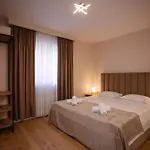 Apartment Center