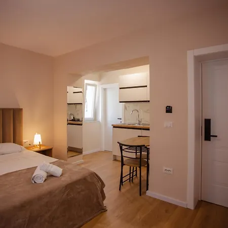 Center Apartmán *